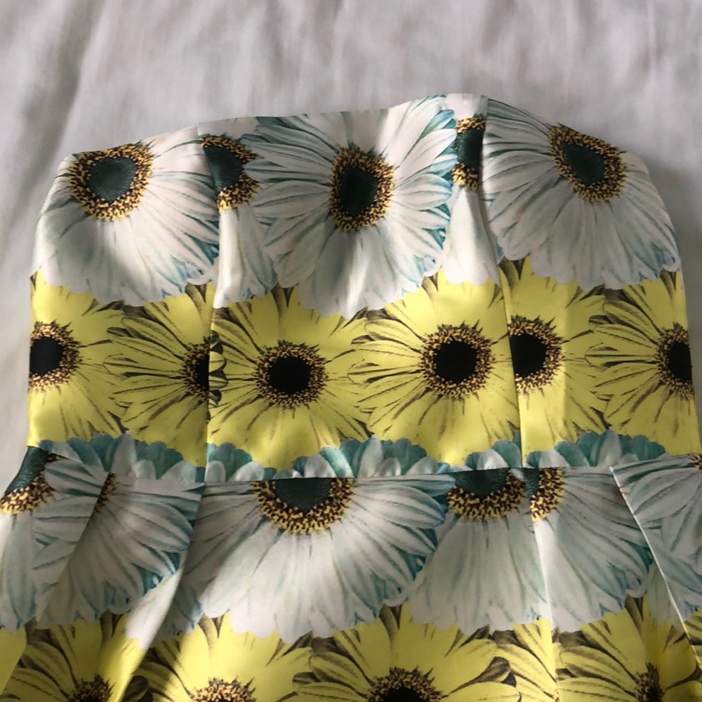 Chi Chi London Structured Bandeau Sunflower Dress - Picture 6 of 12